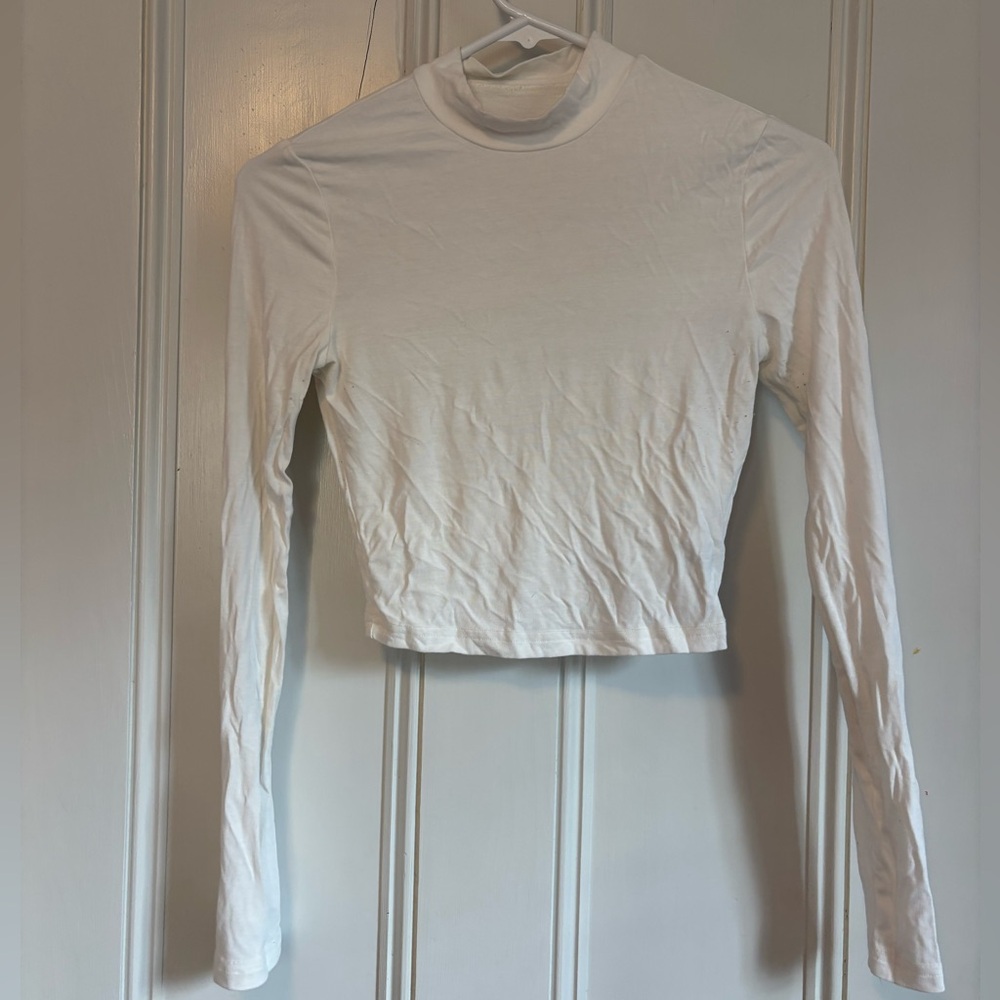 SHEIN White Mock Neck Long Sleeve Crop Top